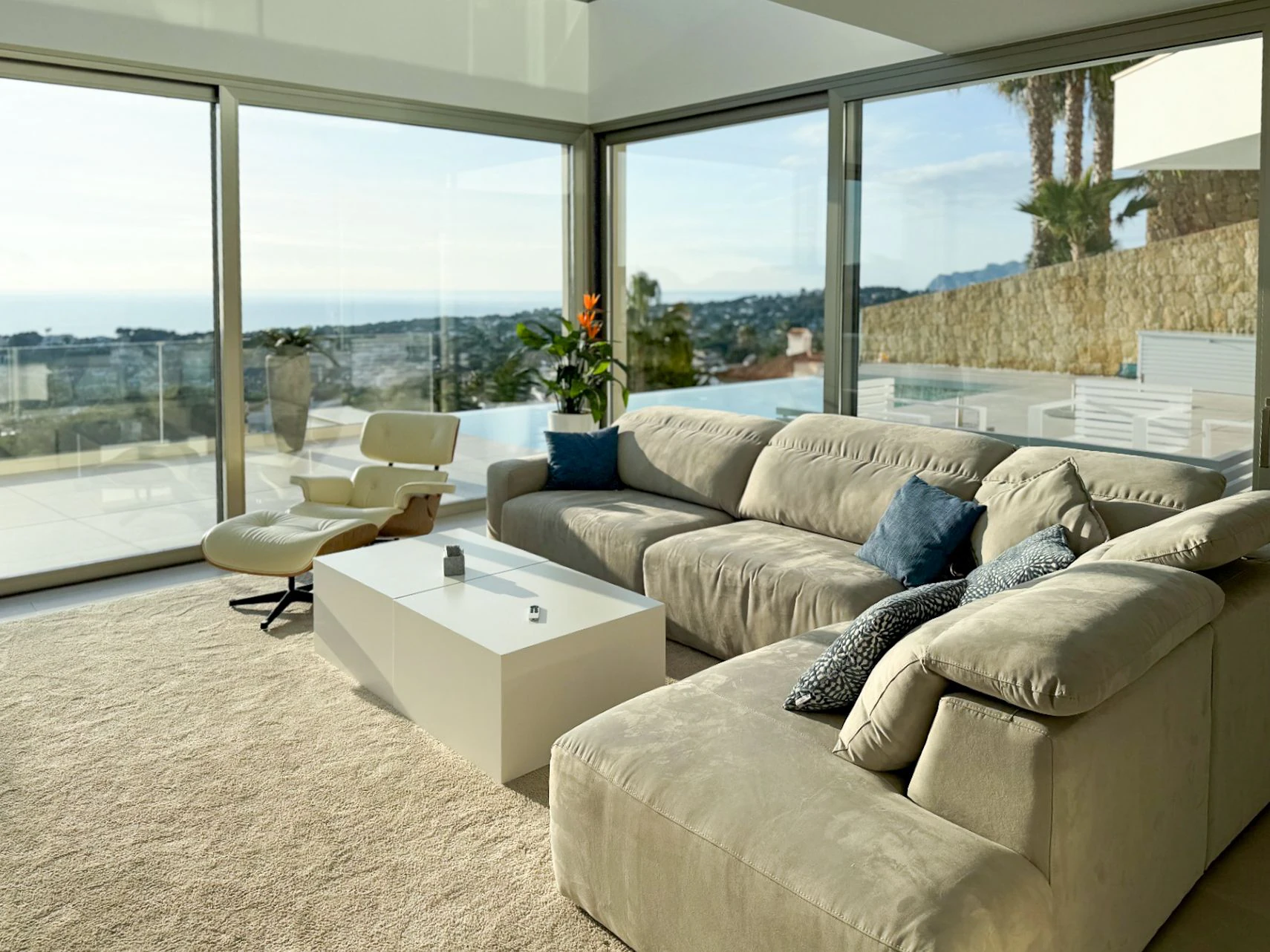 Außergewöhnliche Luxusvilla in Moraira – Wo Design, Technologie und Meerblick aufeinandertreffen