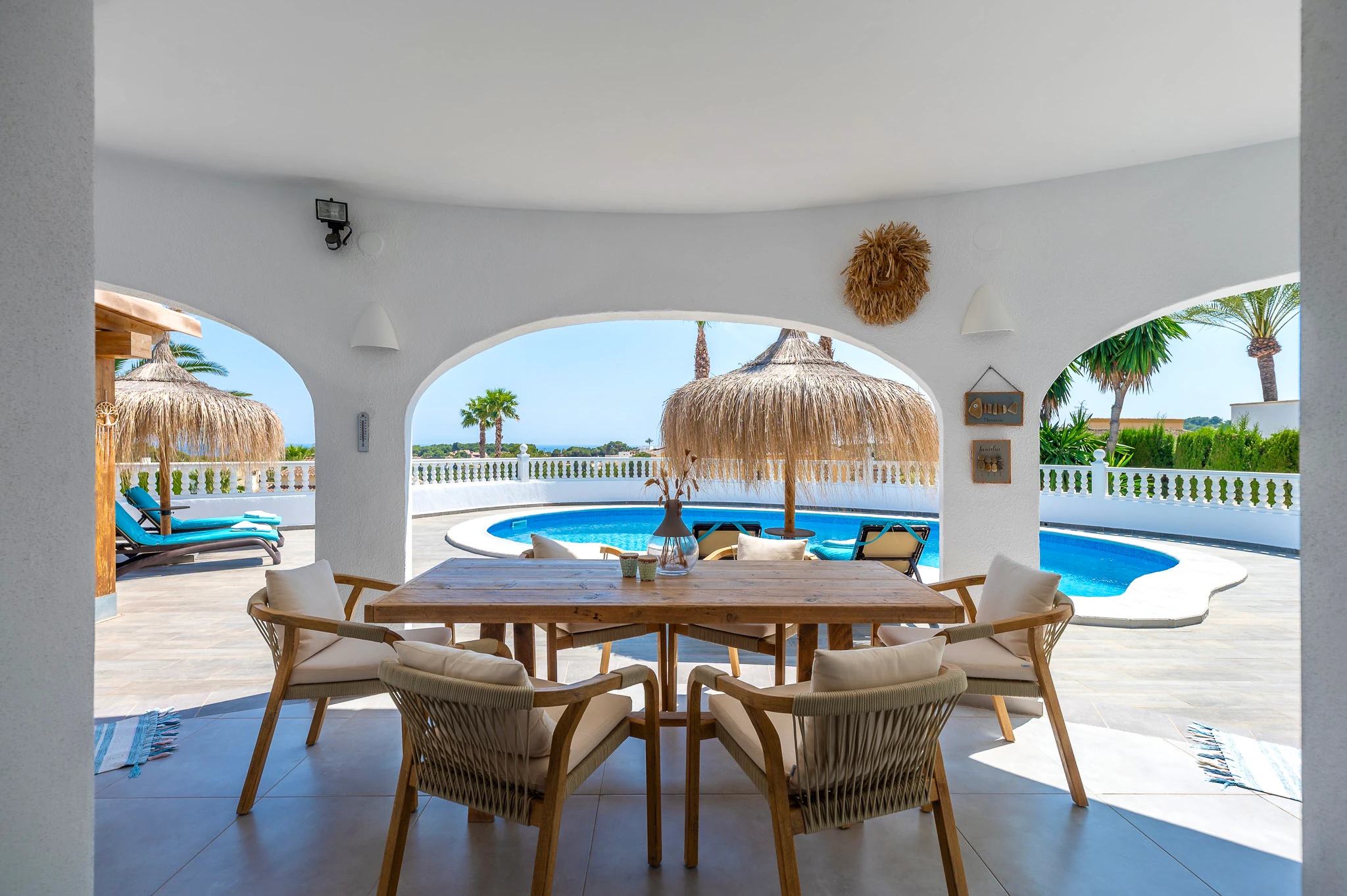 Exclusive, trendy, and fully renovated villa with panoramic sea views for sale in Moraira – prime location near the center and beach.