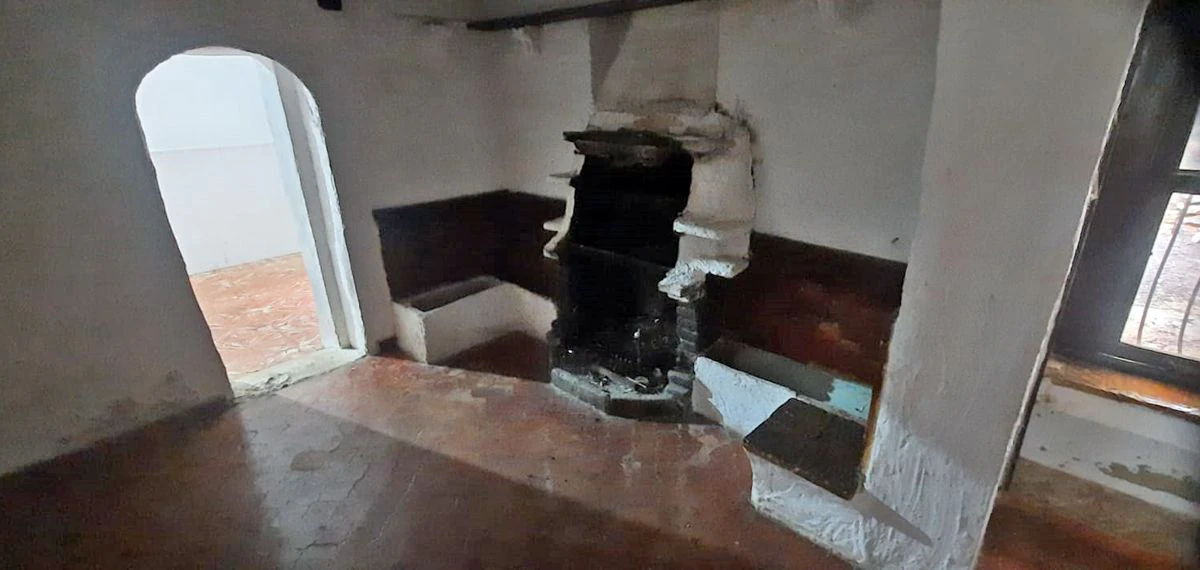 VILLA WITH 3 HOUSINGS TO REFORM IN LAS ROTAS, DÉNIA