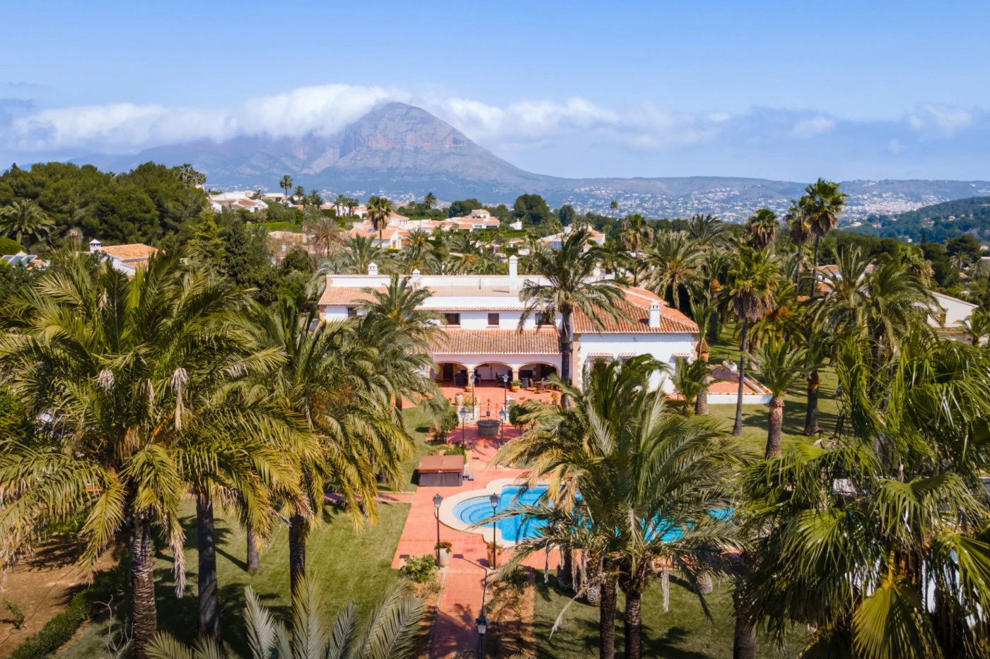 Grande villa avec maison d’hôtes à Jávea et terrain 5.835m2