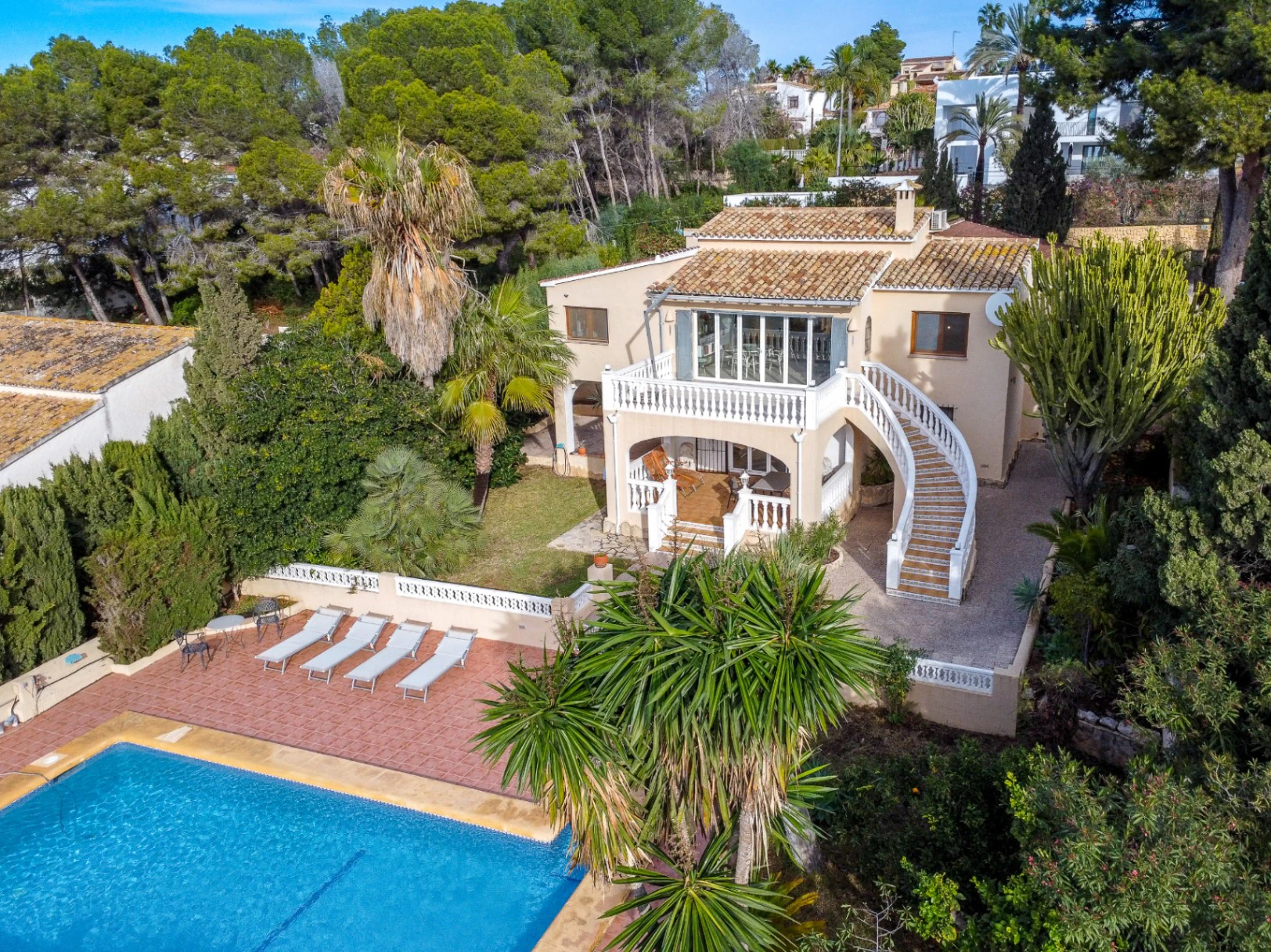 Villa con vista al mar en venta en Moraira, a poca distancia del centro