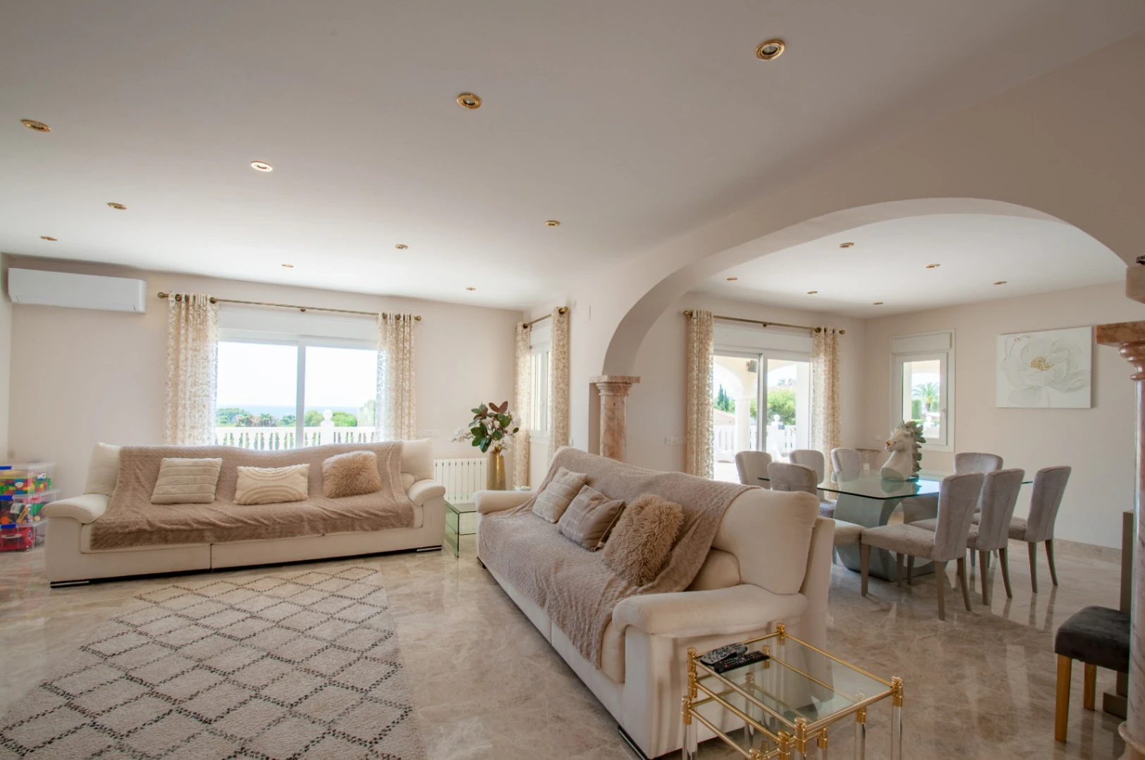 Grande villa élégante avec vue sur la mer à vendre à Moraira
