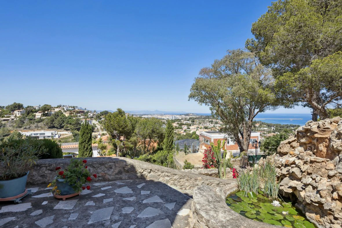 Large villa with the most stunning views of Dénia.