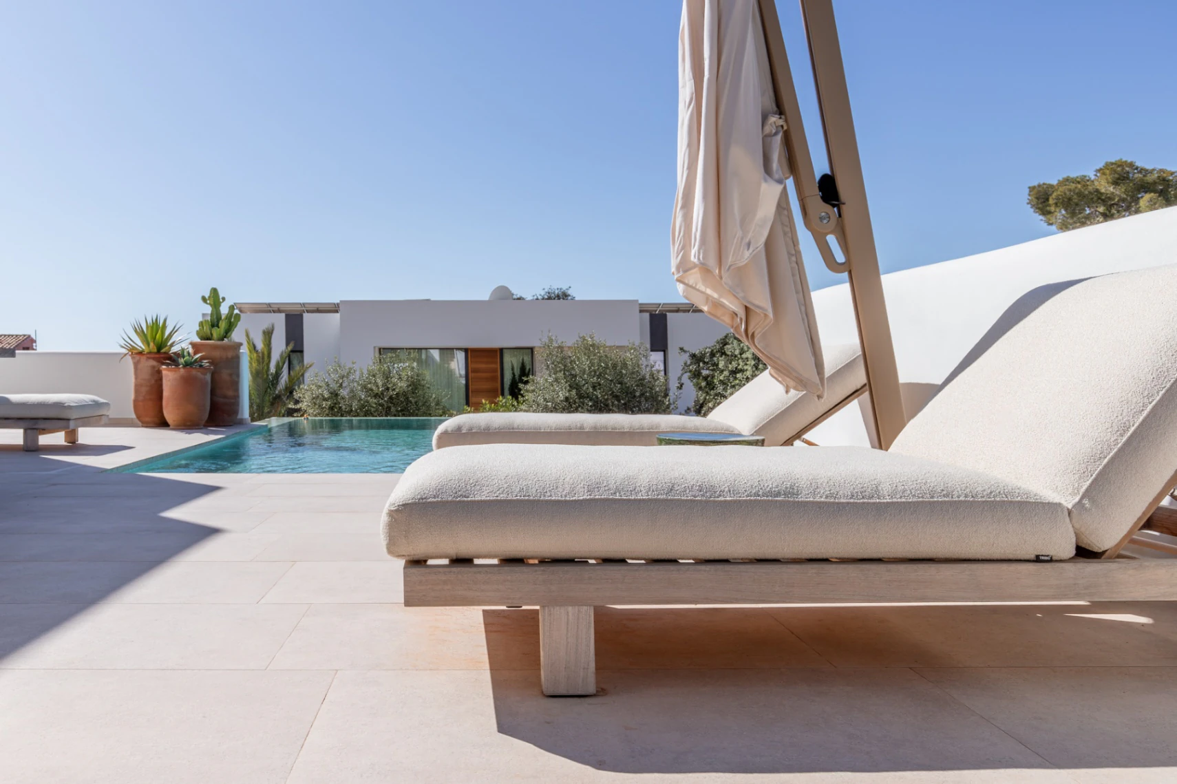 Ibiza Style Luxury Villa in Moraira — Mediterranean Elegance Just 1 km from the Sea