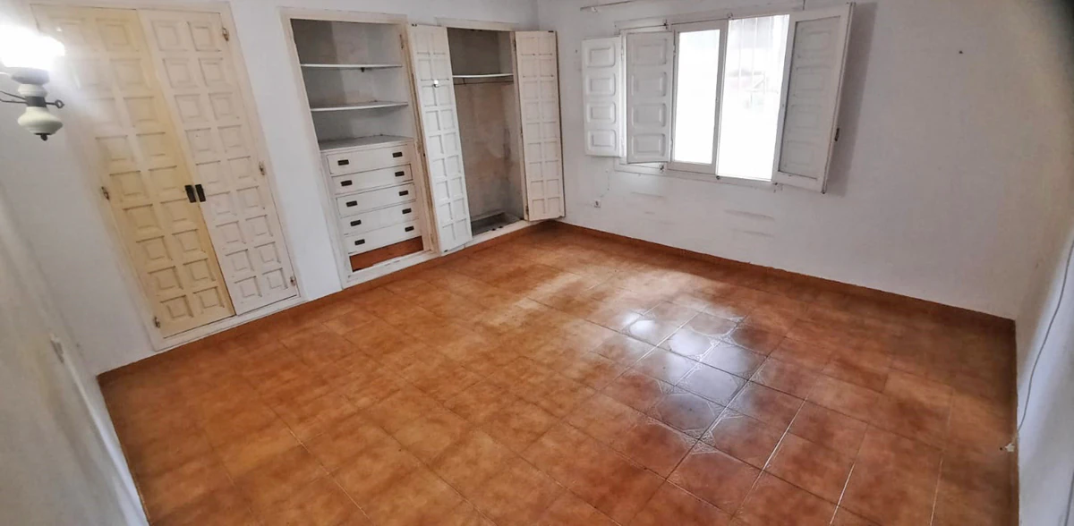 VILLA WITH 3 HOUSINGS TO REFORM IN LAS ROTAS, DÉNIA