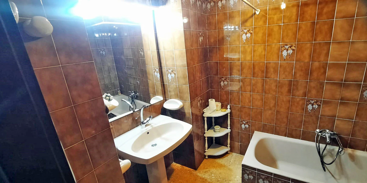 GRAN PISO CON 2 ENTRADAS EN EL CASCO URBANO DE DÉNIA