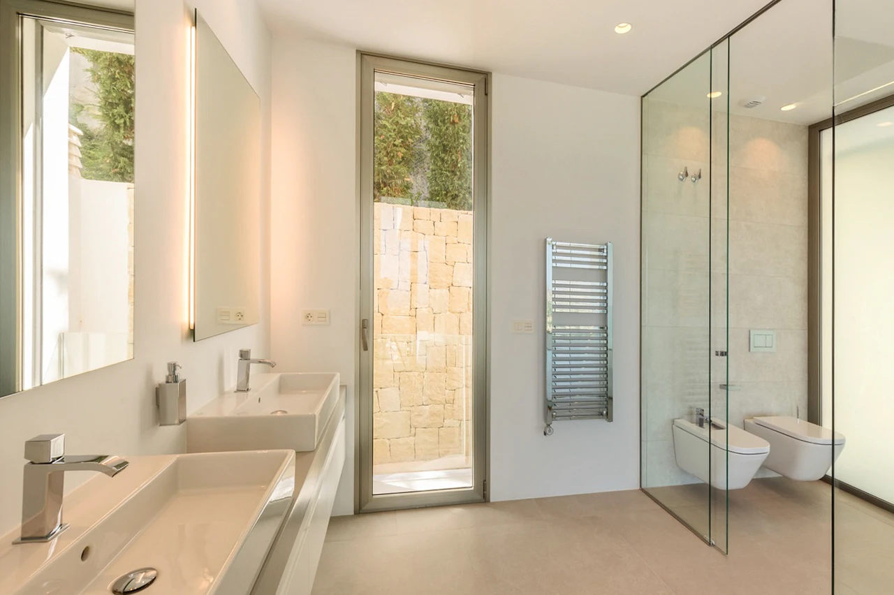 Außergewöhnliche Luxusvilla in Moraira – Wo Design, Technologie und Meerblick aufeinandertreffen