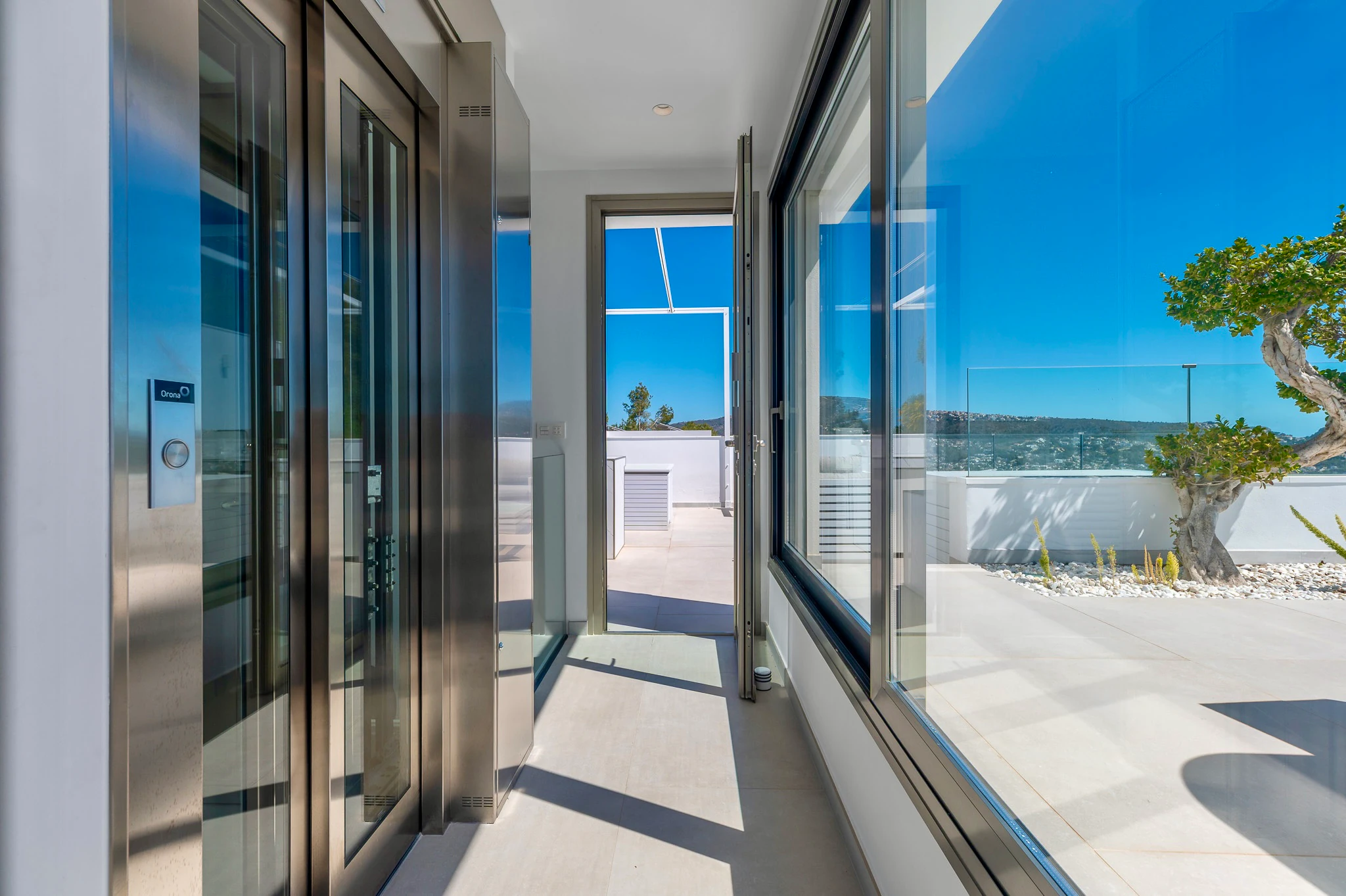 Außergewöhnliche Luxusvilla in Moraira – Wo Design, Technologie und Meerblick aufeinandertreffen