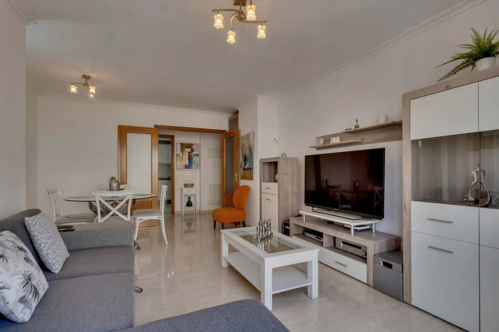 Apartment very close to the old town of Javea with parking.