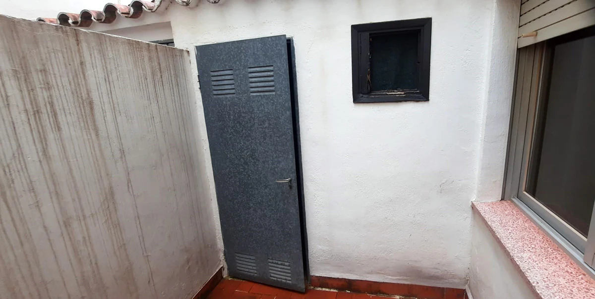 GRAN PISO CON 2 ENTRADAS EN EL CASCO URBANO DE DÉNIA