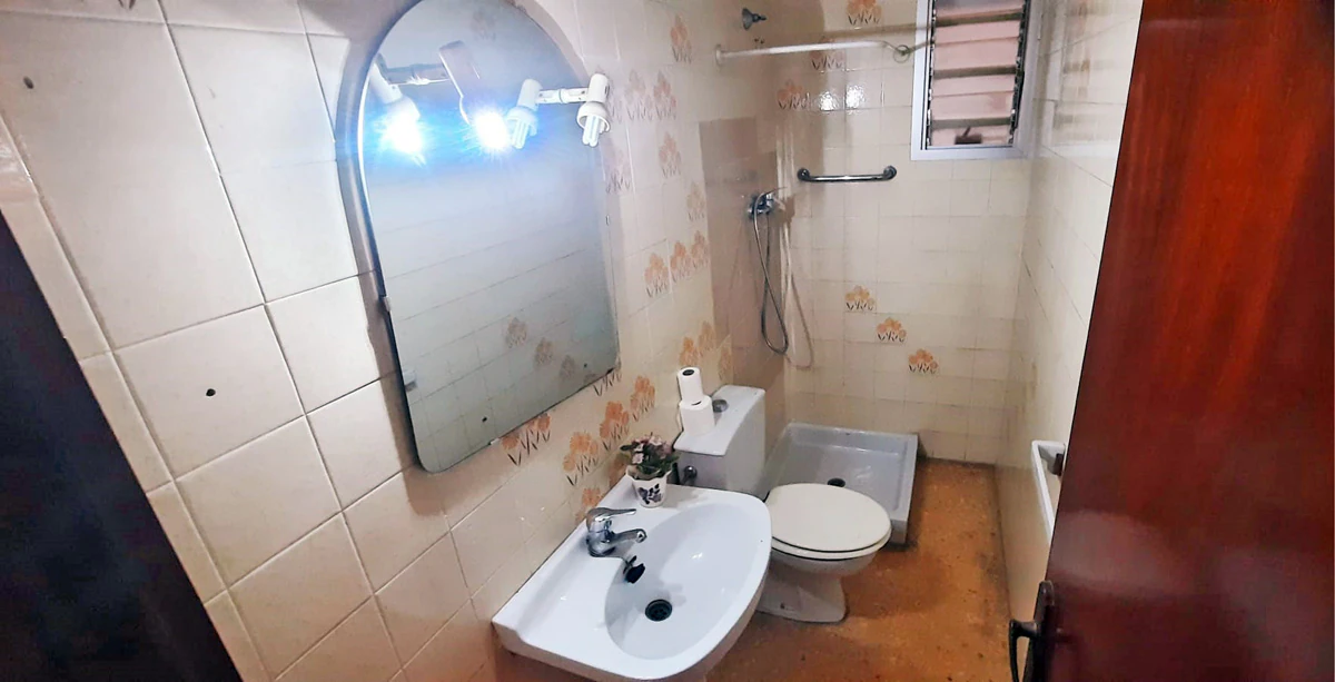 GRAN PISO CON 2 ENTRADAS EN EL CASCO URBANO DE DÉNIA