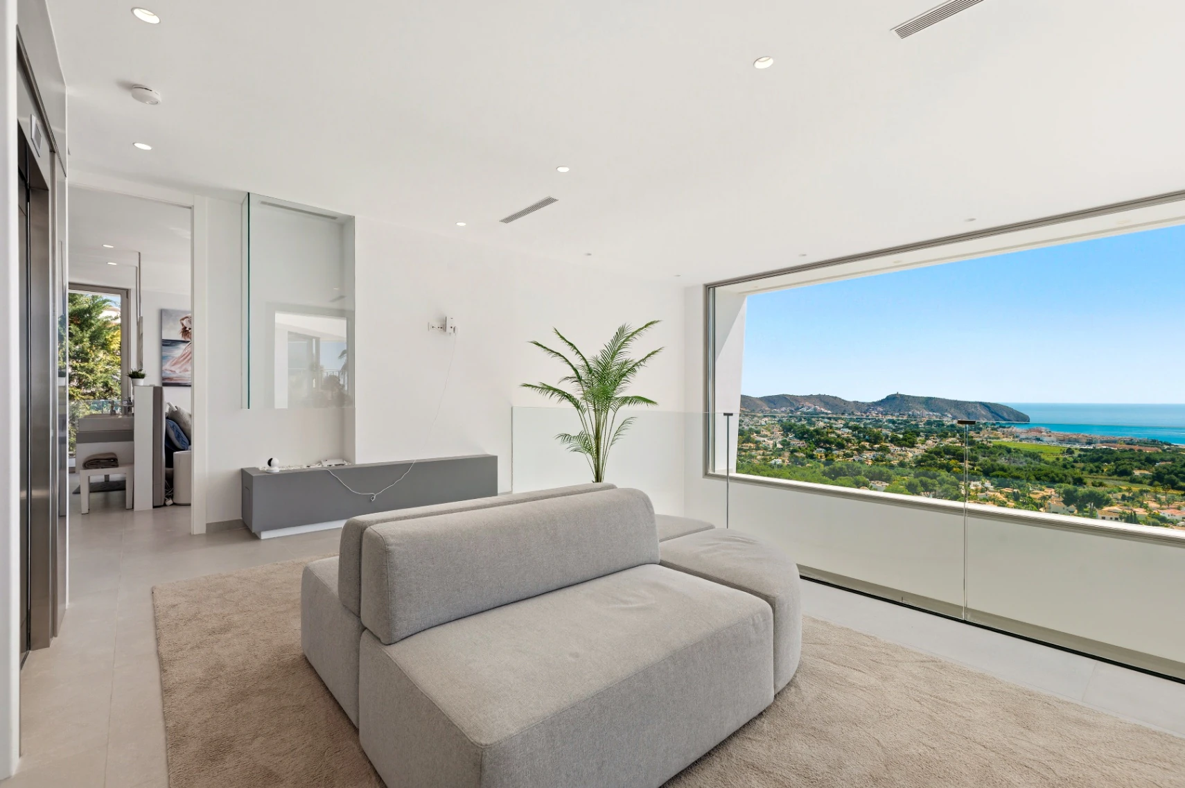 Außergewöhnliche Luxusvilla in Moraira – Wo Design, Technologie und Meerblick aufeinandertreffen