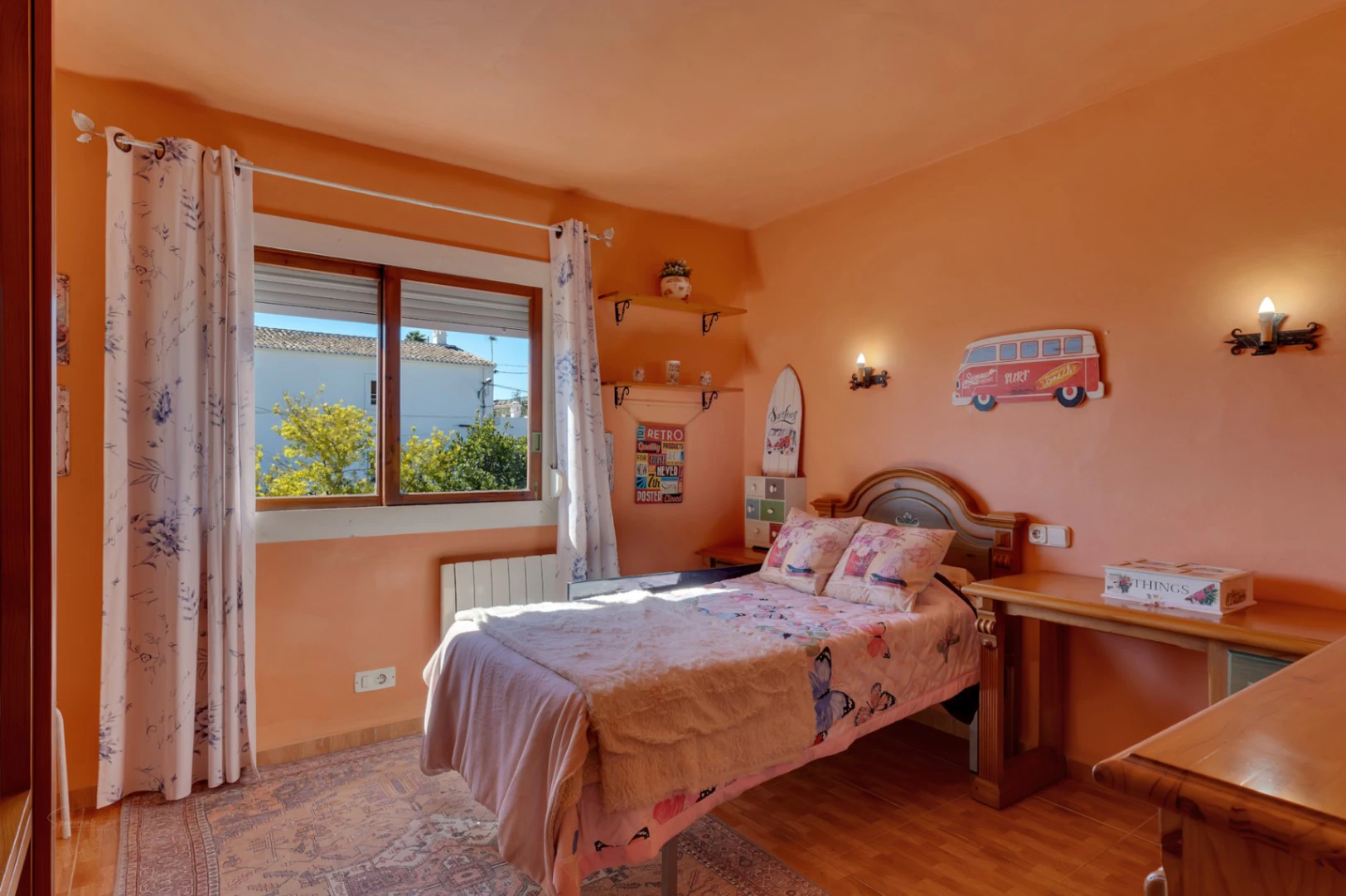 Villa a la venta a pocos metros del casco antiguo de Jávea con vistas al mar