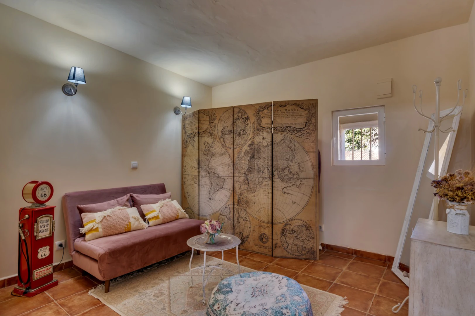 Villa a la venta a pocos metros del casco antiguo de Jávea con vistas al mar