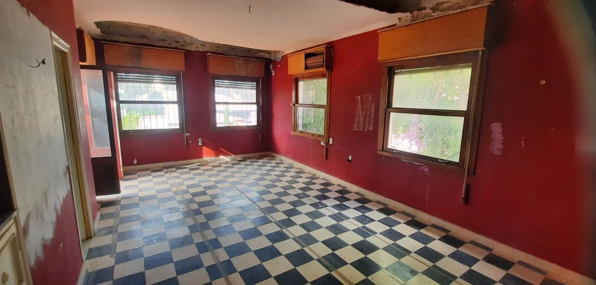 VILLA WITH 3 HOUSINGS TO REFORM IN LAS ROTAS, DÉNIA