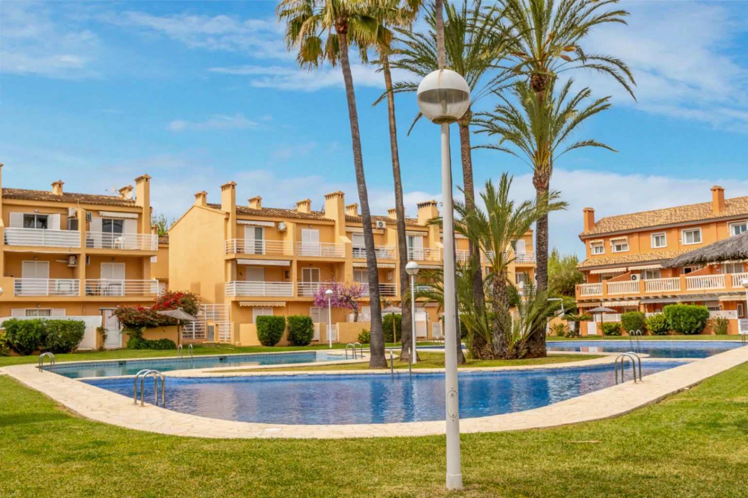 Renovated apartment with pool near the sea.