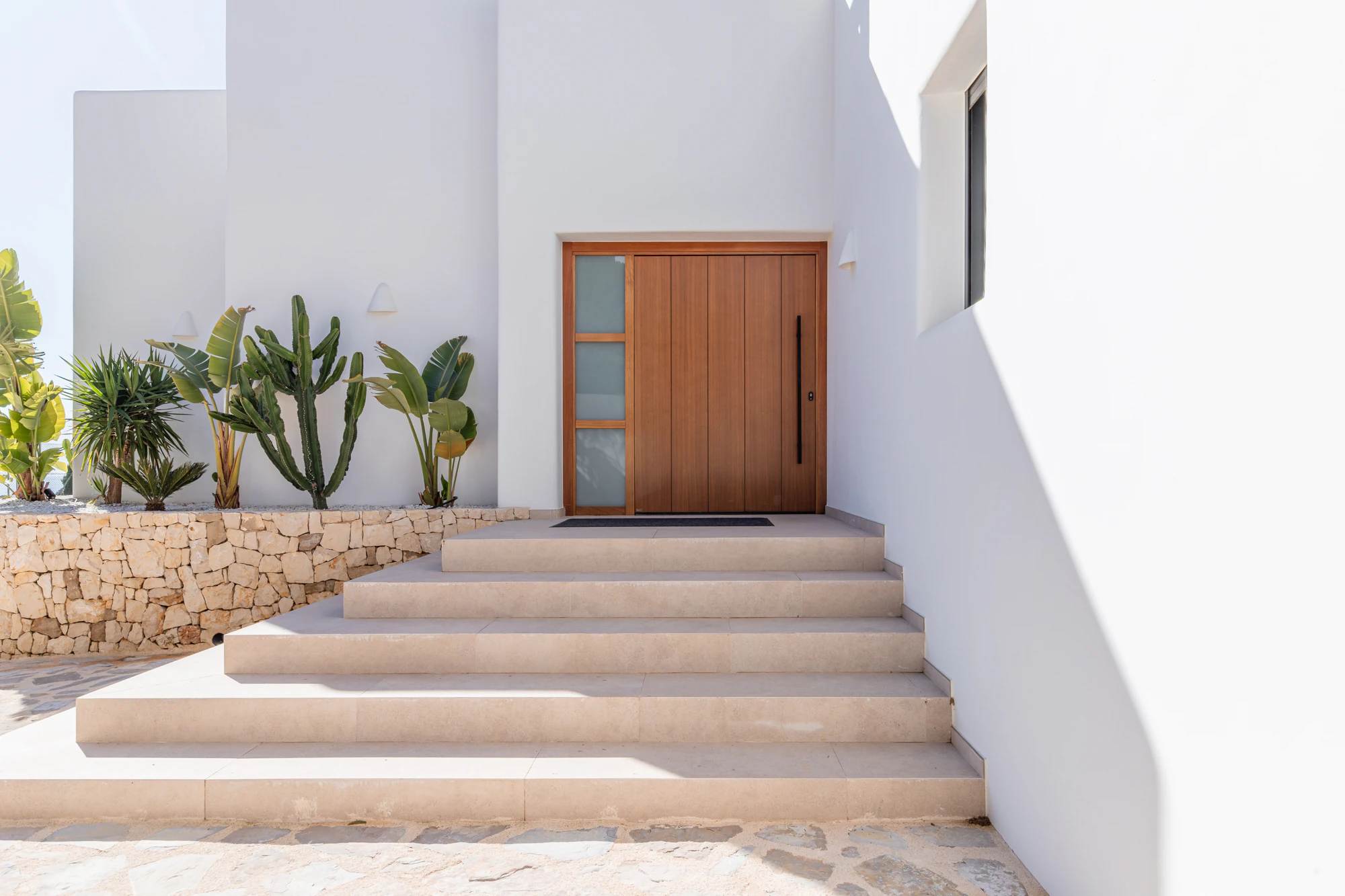 Ibiza Style Luxury Villa in Moraira — Mediterranean Elegance Just 1 km from the Sea
