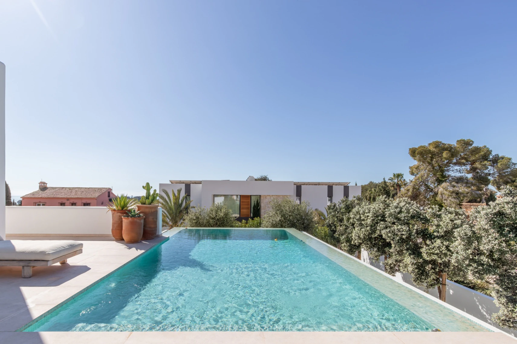 Ibiza Style Luxury Villa in Moraira — Mediterranean Elegance Just 1 km from the Sea