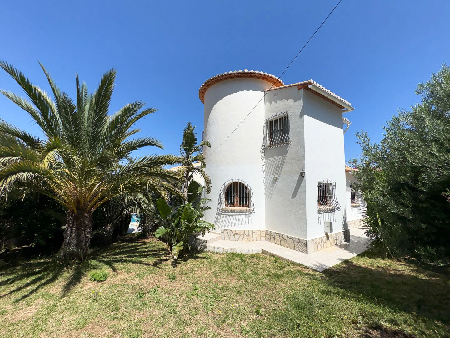 Exclusive Villa in Dénia: A Balcony to the Mediterranean and History.