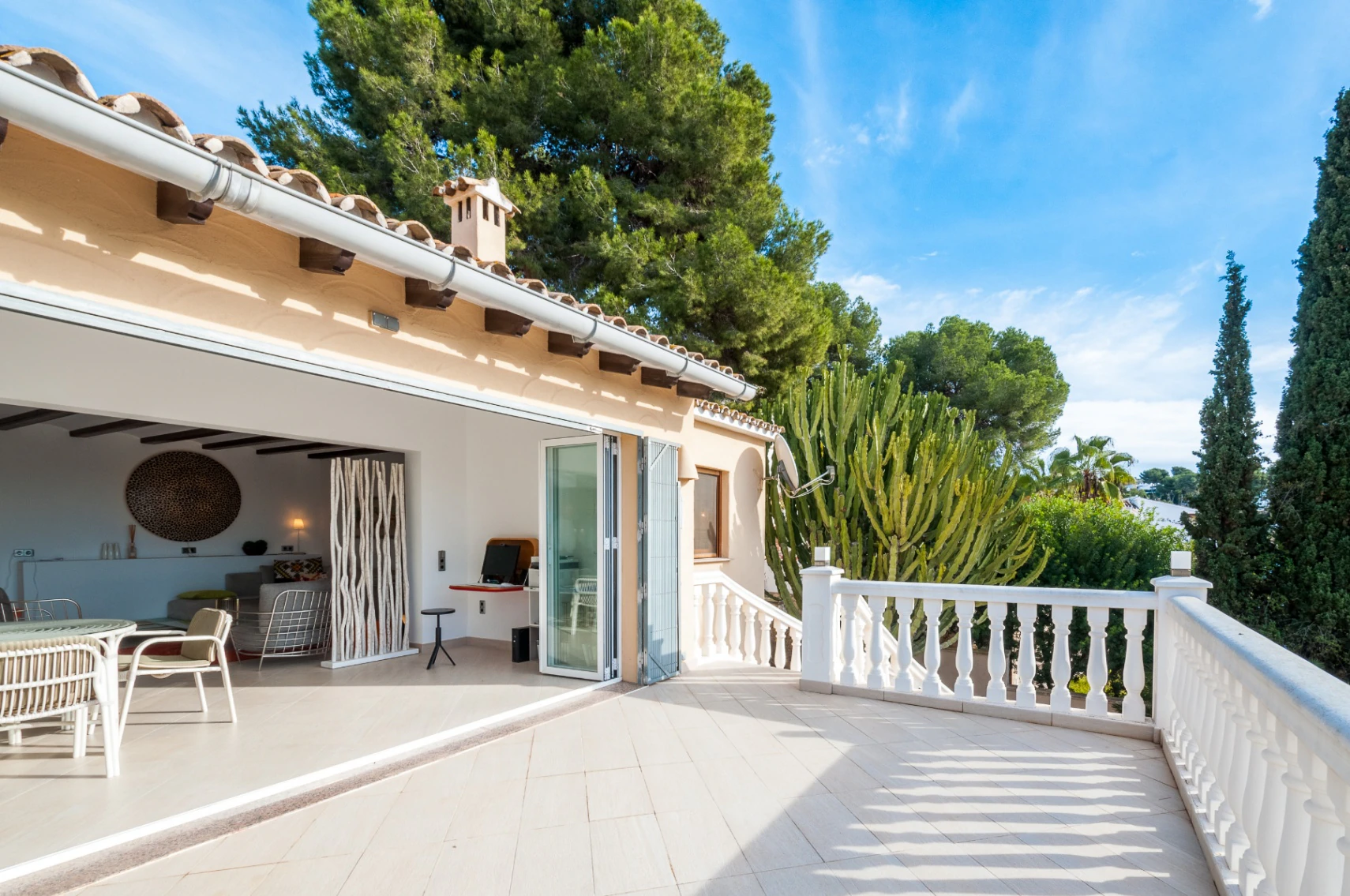 Villa con vista al mar en venta en Moraira, a poca distancia del centro