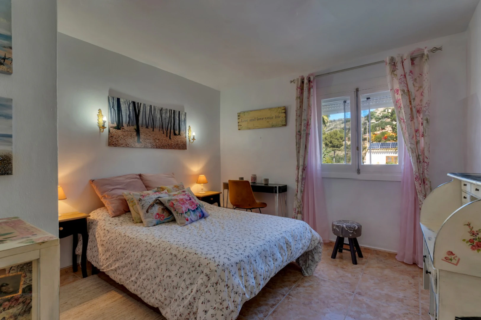 Villa a la venta a pocos metros del casco antiguo de Jávea con vistas al mar