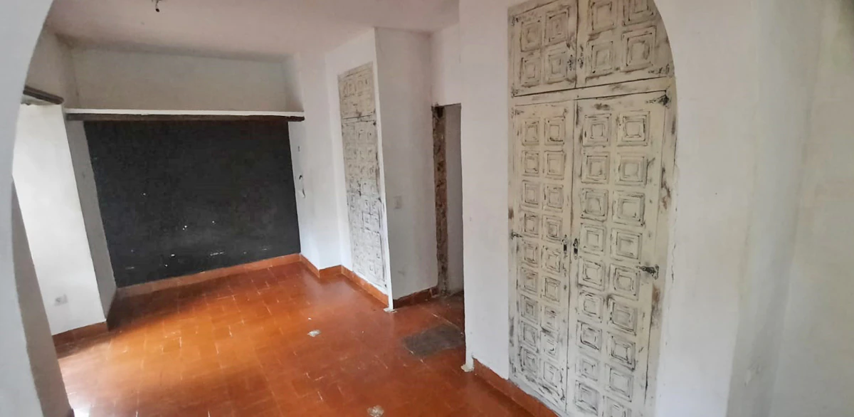 VILLA WITH 3 HOUSINGS TO REFORM IN LAS ROTAS, DÉNIA