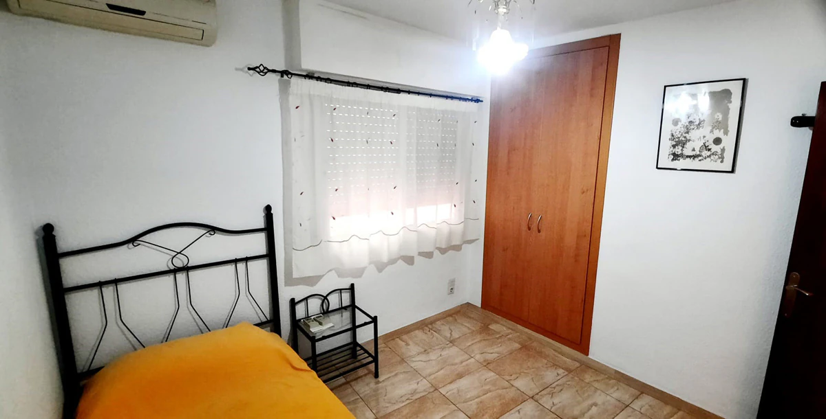 GRAN PISO CON 2 ENTRADAS EN EL CASCO URBANO DE DÉNIA