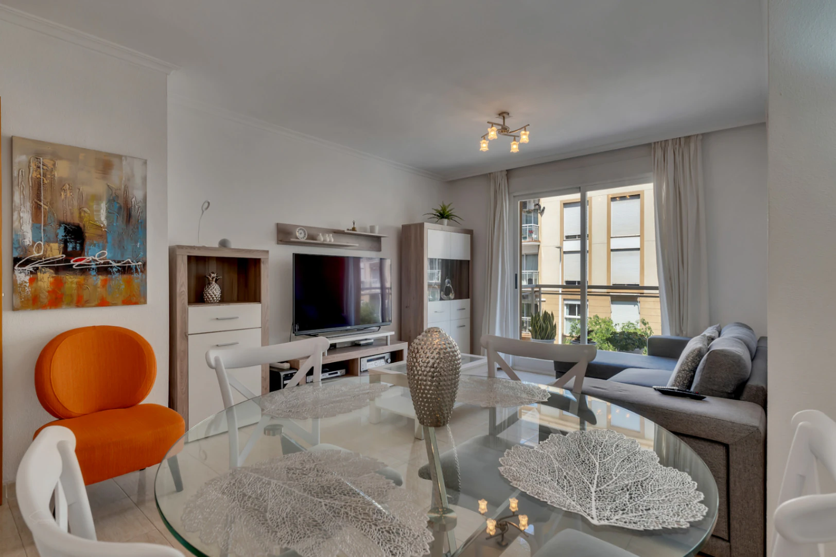 Apartment very close to the old town of Javea with parking.