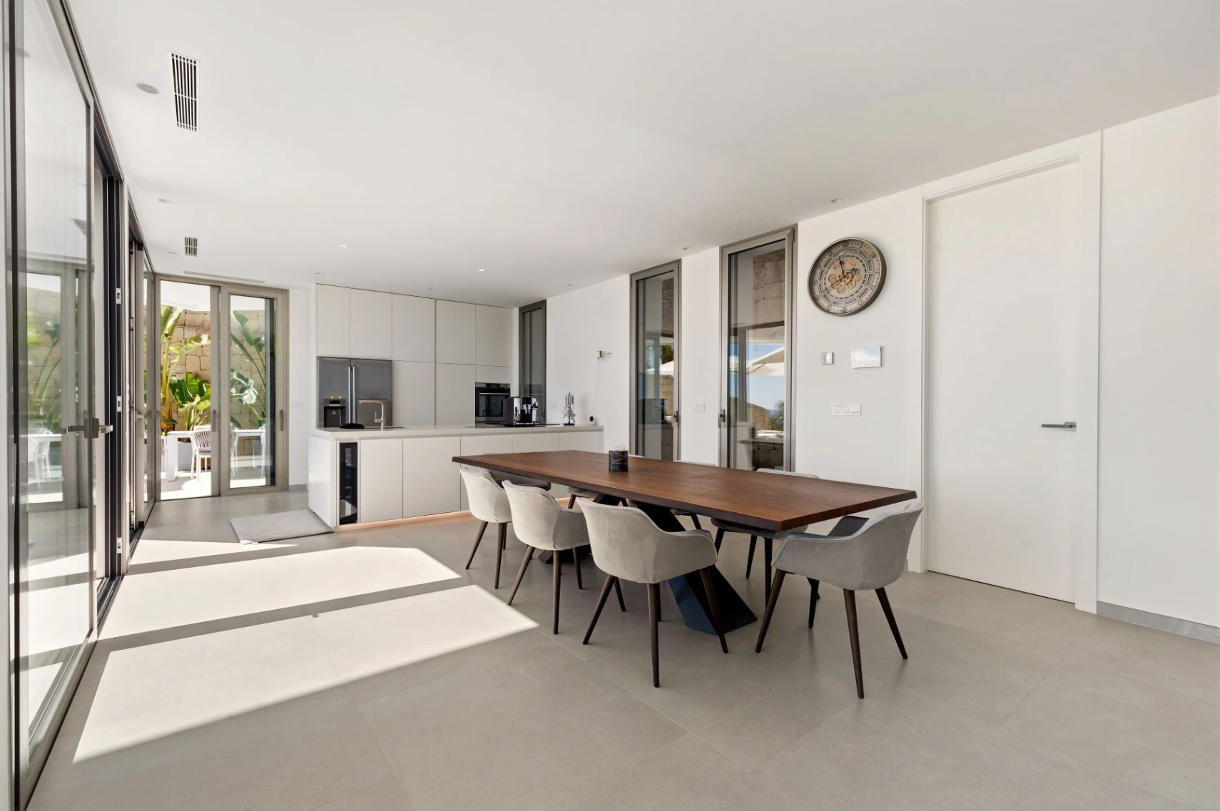 Außergewöhnliche Luxusvilla in Moraira – Wo Design, Technologie und Meerblick aufeinandertreffen