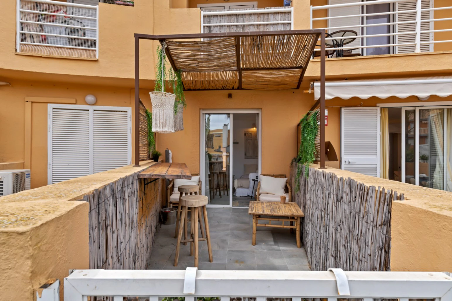 Renovated apartment with pool near the sea.