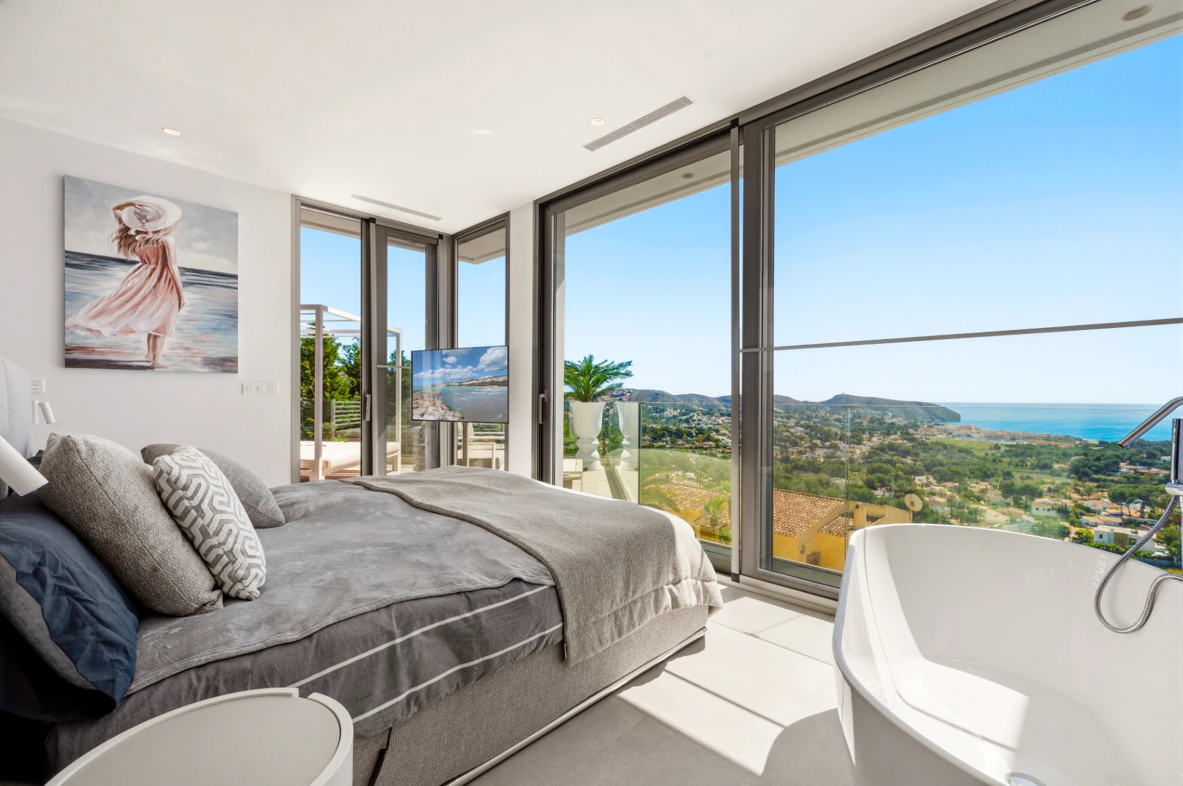 Außergewöhnliche Luxusvilla in Moraira – Wo Design, Technologie und Meerblick aufeinandertreffen
