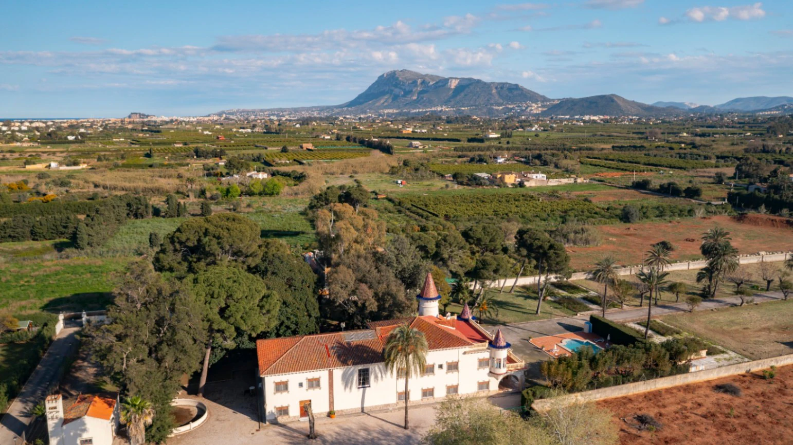 Luxusvilla im barocken Stil zu verkaufen in Denia