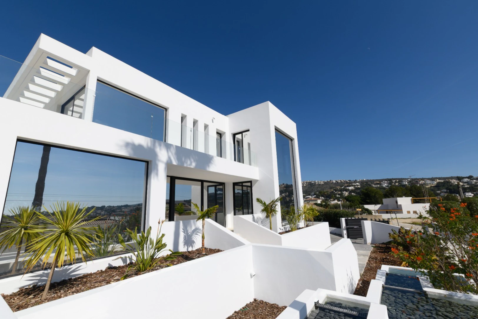 Exclusive Modern Villa in Prime Moraira Location – 5 Bedrooms, Pool & Jacuzzi