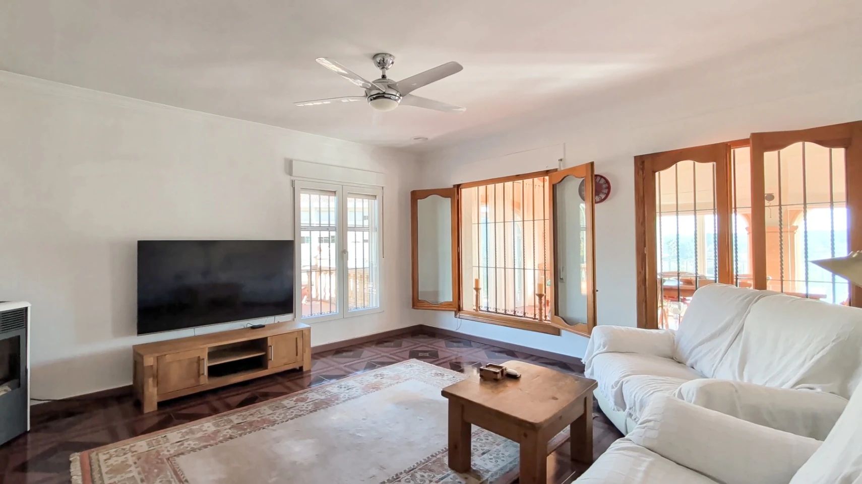 Stunning 5-Bedroom Villa for Sale in Jávea Old Town