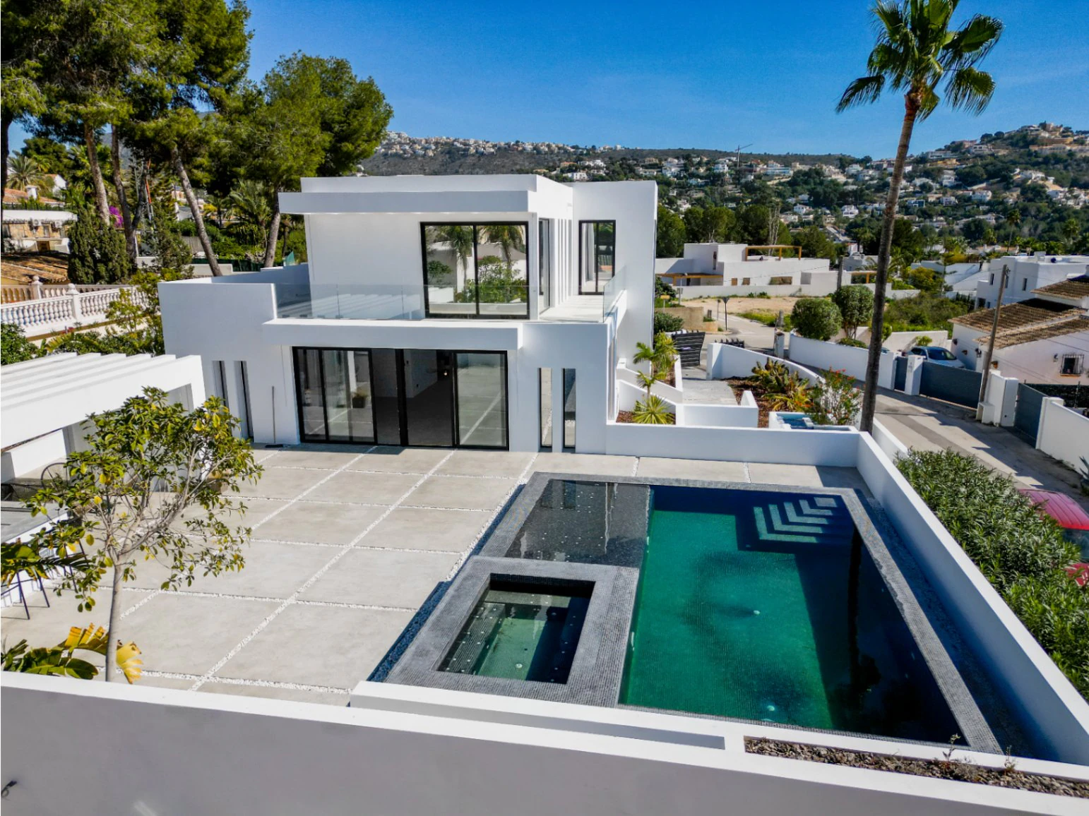 Exclusive Modern Villa in Prime Moraira Location – 5 Bedrooms, Pool & Jacuzzi