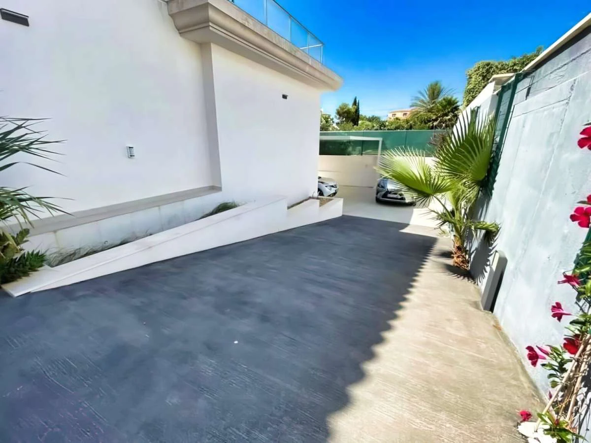 Villa te verkoop in Les Bassetes