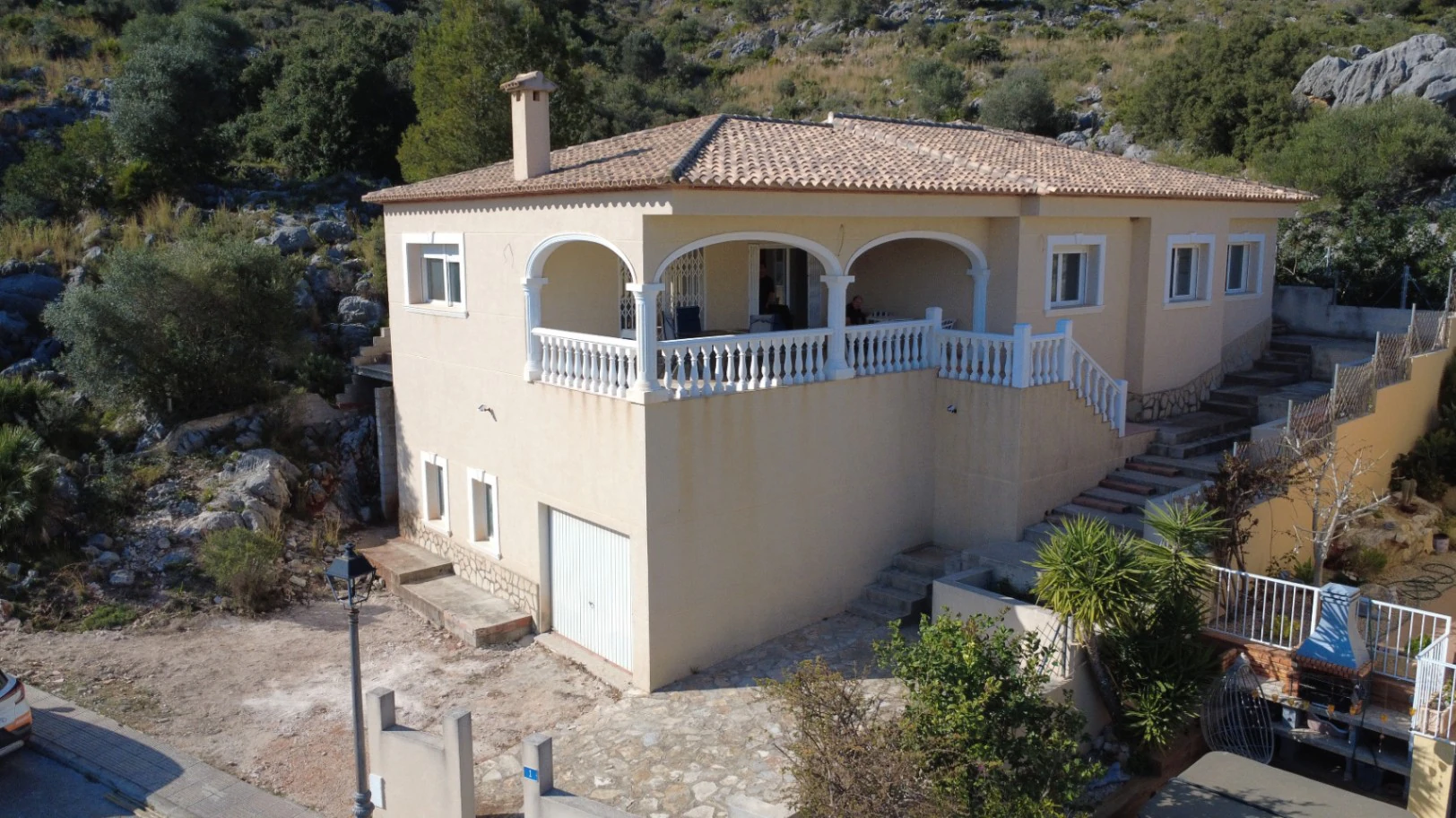 Chalet à vendre avec vue sur la vallée et la montagne à Tormos