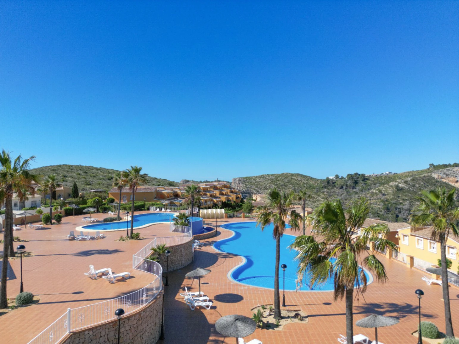 PANORAMABLICK 2-ZIMMER-WOHNUNG IN CUMBRE DEL SOL