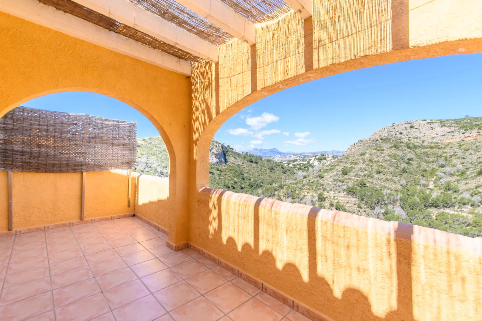 PANORAMABLICK 2-ZIMMER-WOHNUNG IN CUMBRE DEL SOL