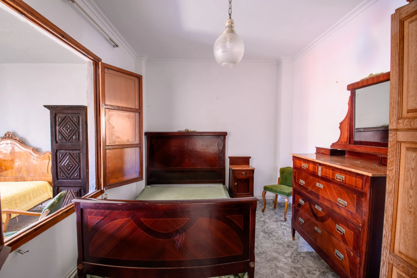 Huis met commerciële ruimtes te koop in het oude centrum van Teulada