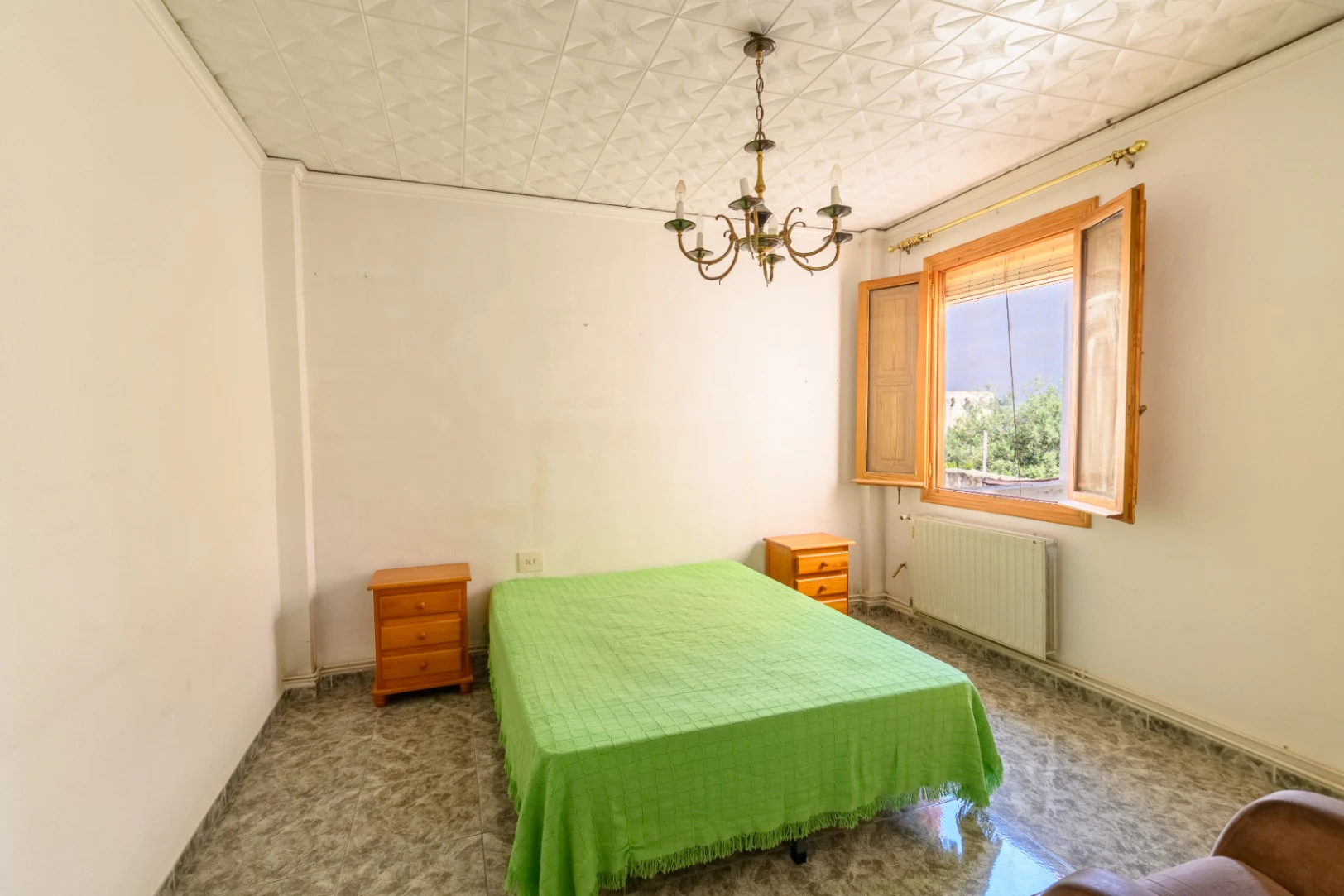 Huis met commerciële ruimtes te koop in het oude centrum van Teulada