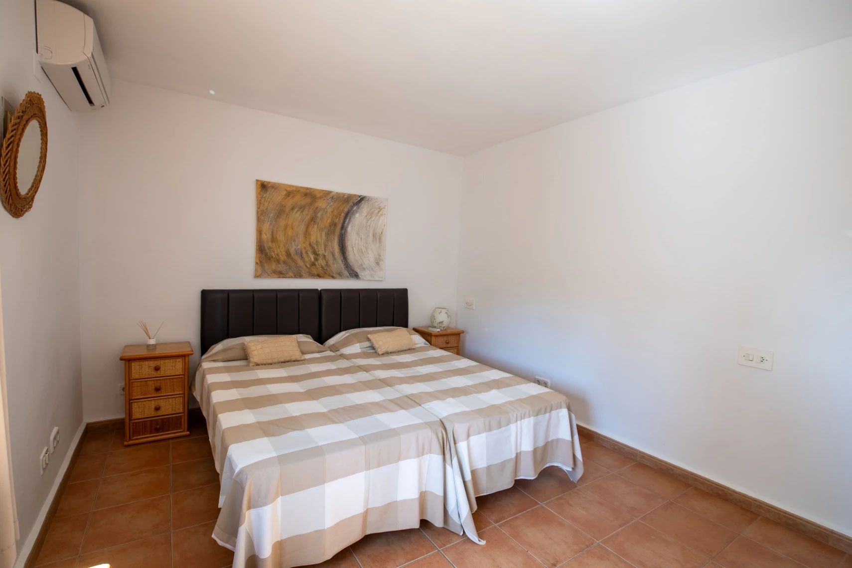 Luxusvilla zu verkaufen in Benissa Costa, 600 m zum Strand La Fustera, Meerblick