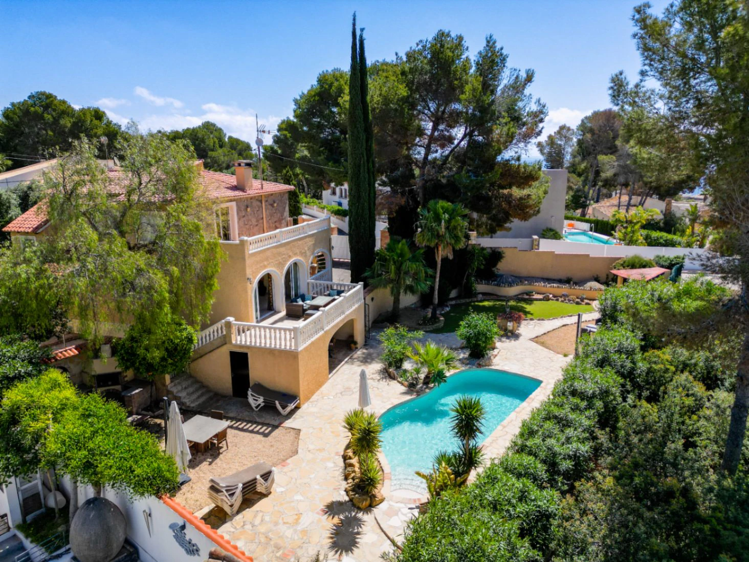 Luxusvilla zu verkaufen in Benissa Costa, 600 m zum Strand La Fustera, Meerblick