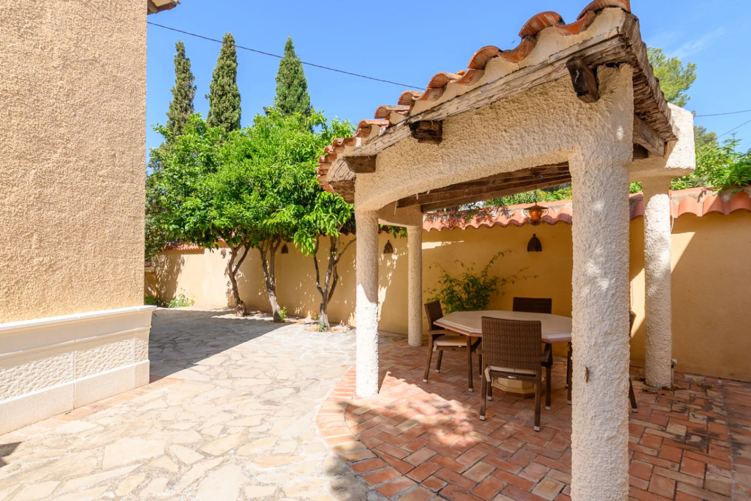 Luxusvilla zu verkaufen in Benissa Costa, 600 m zum Strand La Fustera, Meerblick