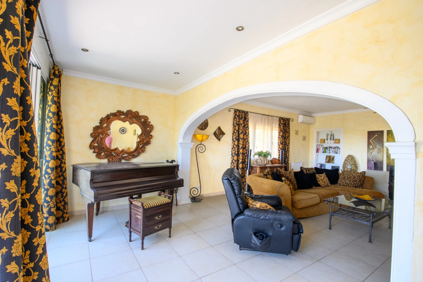 Luxusvilla zu verkaufen in Benissa Costa, 600 m zum Strand La Fustera, Meerblick