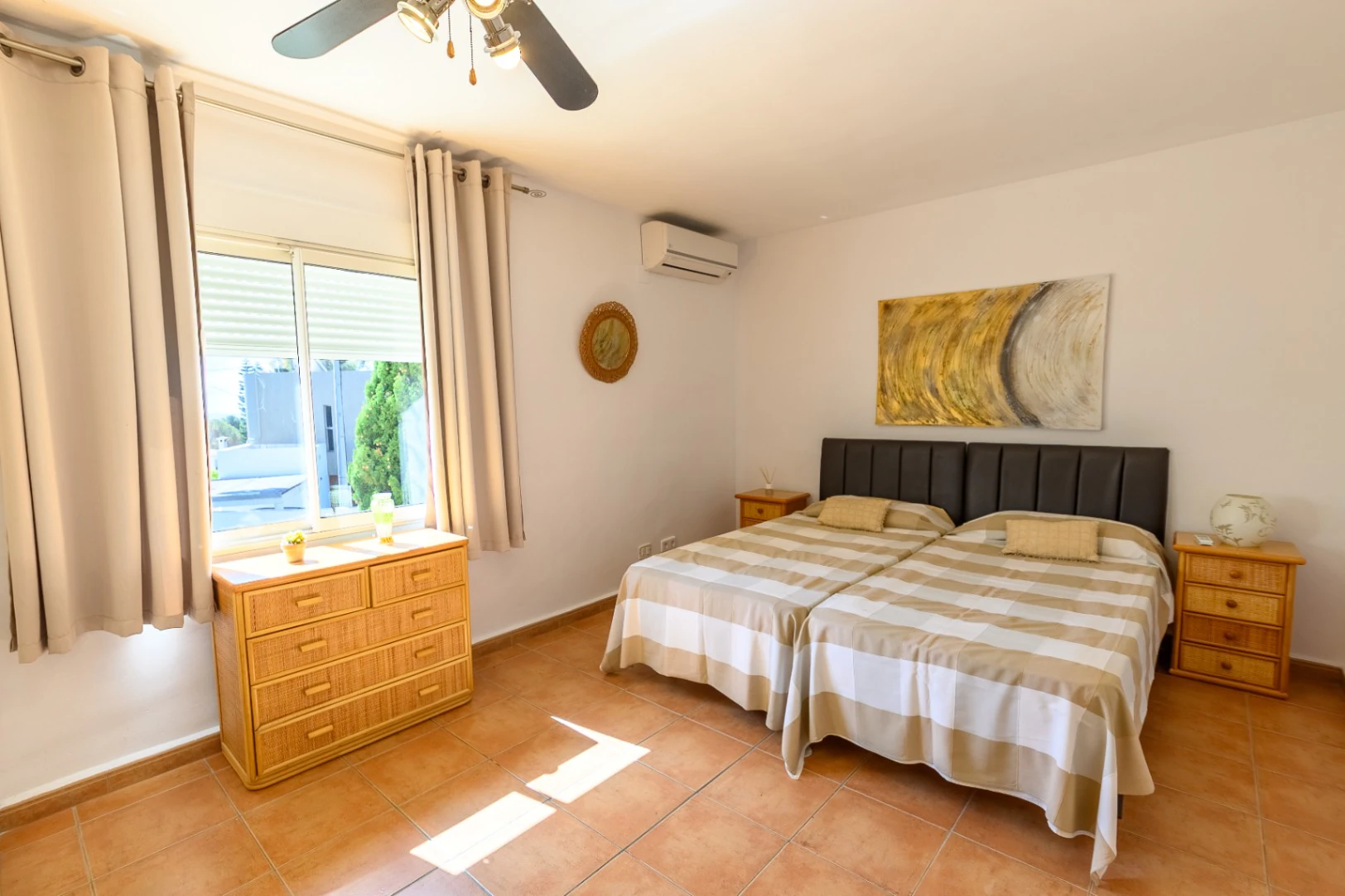 Luxusvilla zu verkaufen in Benissa Costa, 600 m zum Strand La Fustera, Meerblick