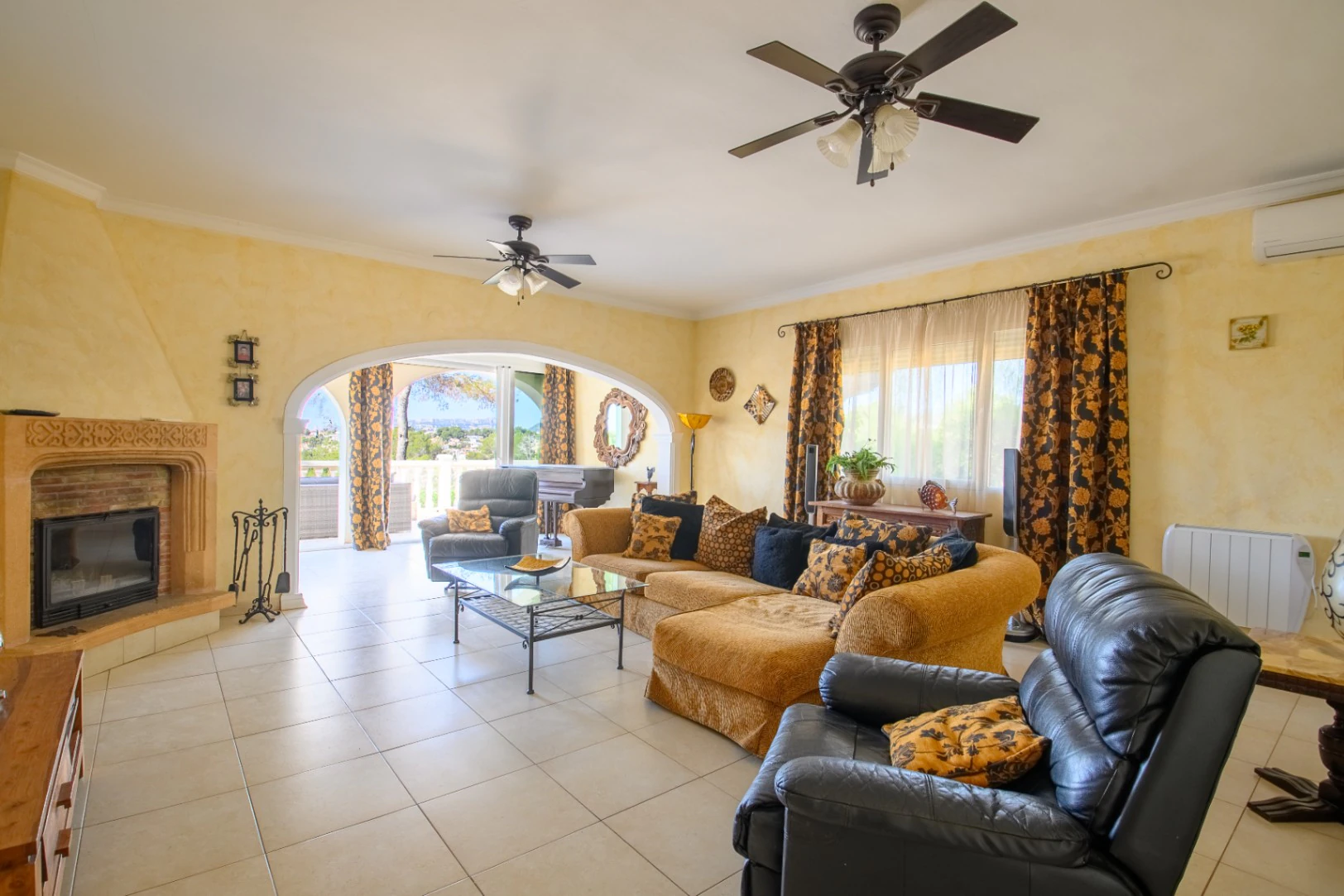 Luxusvilla zu verkaufen in Benissa Costa, 600 m zum Strand La Fustera, Meerblick