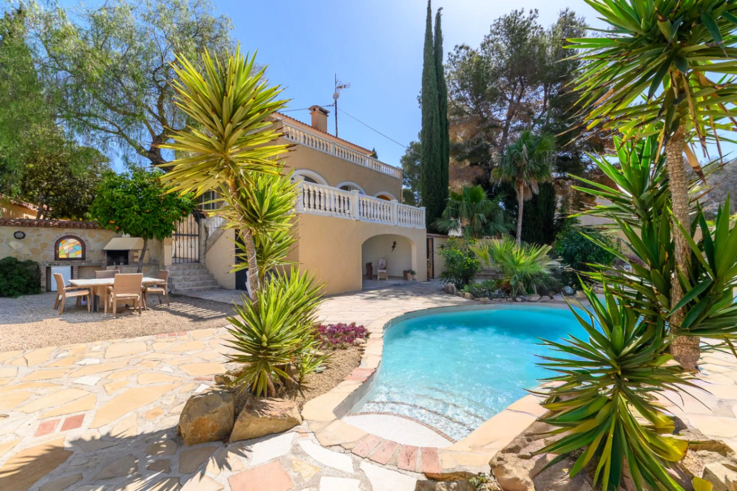 Luxusvilla zu verkaufen in Benissa Costa, 600 m zum Strand La Fustera, Meerblick