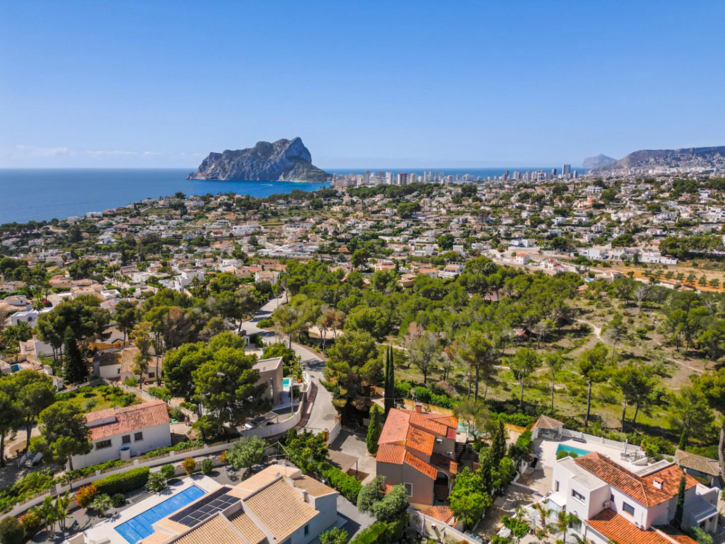 Luxusvilla zu verkaufen in Benissa Costa, 600 m zum Strand La Fustera, Meerblick