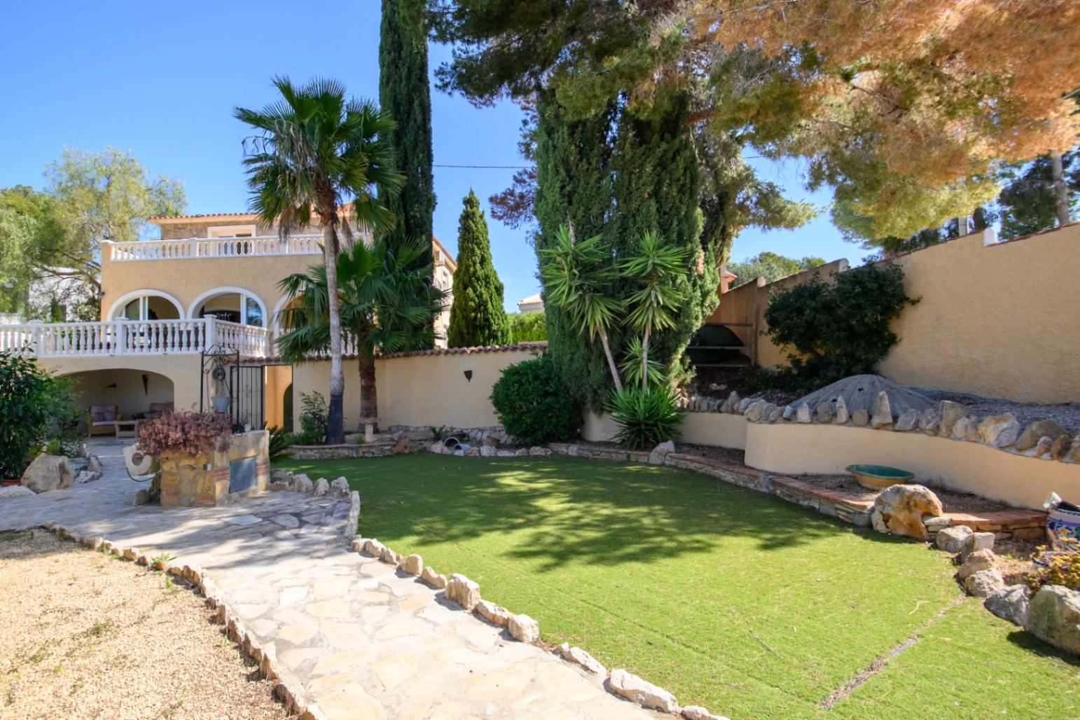 Luxusvilla zu verkaufen in Benissa Costa, 600 m zum Strand La Fustera, Meerblick